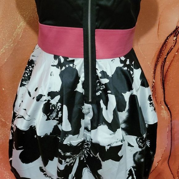 * Speechless black/ white/ pink cocktail/ prom dress - Picture 7 of 11